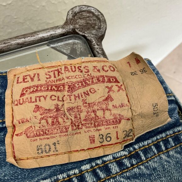 Levis 501 XX Jeans Mens 36x32 Blue Denim Pants Button Fly Distress Faded - Picture 4 of 13